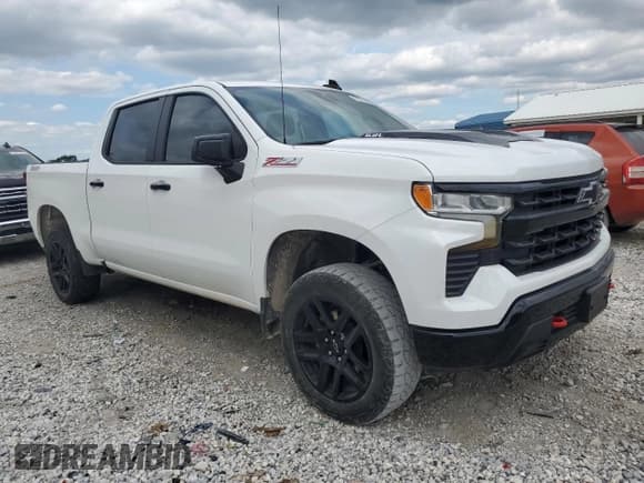 ✅ 2023 Chevrolet Silverado 1500 LT Trail Boss • VIN: 3GCUDFEL7PG150804 • Lot: 70376685. Wystawiony na Copart z przebiegiem 43 018 mil. Bezpłatny archiwum sprzedaży aukcyjnych z USA i szczegółowy raport historii pojazdu na DreamBid. Zdjęcie 4.