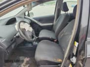 ✅ 2011 Toyota Yaris • VIN: JTDKT4K38B5327301 • Lot: 67782605. Wystawiony na Copart z przebiegiem 180 946 mil. Bezpłatny archiwum sprzedaży aukcyjnych z USA i szczegółowy raport historii pojazdu na DreamBid. Zdjęcie 7.