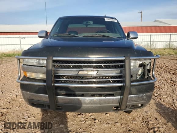 ✅ 2001 Chevrolet Silverado 2500HD LS • VIN: 1GCHK29U21E270835 • Lot: 55666065. Wystawiony na Copart z przebiegiem 128 047 mil. Bezpłatny archiwum sprzedaży aukcyjnych z USA i szczegółowy raport historii pojazdu na DreamBid. Zdjęcie 5.