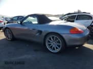 ✅ 2002 Porsche Boxster S • VIN: WP0CB29842U662199 • Lot: 82506695. Wystawiony na Copart z przebiegiem 205 553 mil. Bezpłatny archiwum sprzedaży aukcyjnych z USA i szczegółowy raport historii pojazdu na DreamBid. Zdjęcie 2.