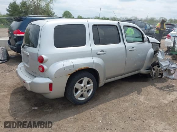 ✅ 2010 Chevrolet HHR 1LT • VIN: 3GNBABDB3AS622736 • Lot: 42146101. Listed on IAAI with Not provided. Free auction sales archive from the USA and detailed vehicle history report at DreamBid. Image 4.