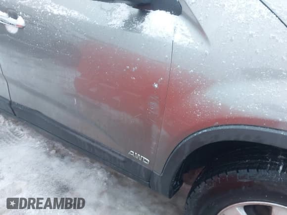 ✅ 2013 Kia Sorento LX • VIN: 5XYKTDA26DG336047 • Lot: 43902515. Listed on IAAI with 152,671 mi. Free auction sales archive from the USA and detailed vehicle history report at DreamBid. Image 12.