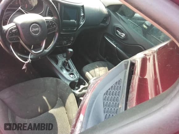 ✅ 2019 Jeep Cherokee Latitude • VIN: 1C4PJLCX7KD353790 • Lot: 63518265. Listed on Copart with 71,288 mi. Free auction sales archive from the USA and detailed vehicle history report at DreamBid. Image 8.