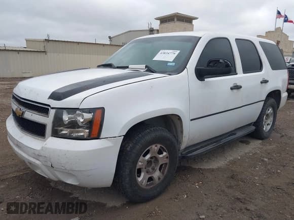 ✅ 2011 Chevrolet Tahoe Commercial • VIN: 1GNLC2E08BR270902 • Lot: 43834779. Wystawiony na IAAI z przebiegiem 221 149 mil. Bezpłatny archiwum sprzedaży aukcyjnych z USA i szczegółowy raport historii pojazdu na DreamBid. Zdjęcie 2.