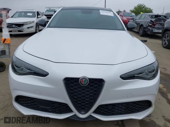 ✅ 2018 Alfa Romeo Giulia Ti Sport • VIN: ZARFAEEN8J7596983 • Лот: 42288356. Опубликован ранее на IAAI с пробегом 78 696 миль. Бесплатный доступ к архиву аукционных продаж из США и подробный отчёт об истории автомобиля на DreamBid. Изображение 12.