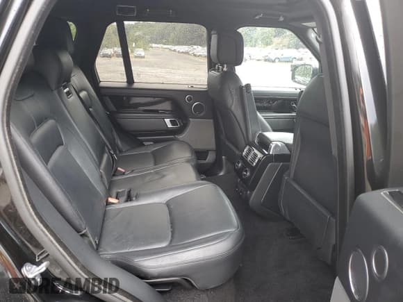 ✅ 2018 Land Rover Range Rover • VIN: SALGR2RV9JA510740 • Lot: 71167285. Wystawiony na Copart z przebiegiem 71 502 mil. Bezpłatny archiwum sprzedaży aukcyjnych z USA i szczegółowy raport historii pojazdu na DreamBid. Zdjęcie 11.