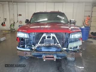 ✅ 2004 Chevrolet Silverado 1500 Z71 • VIN: 2GCEK13T141290626 • Лот: 75434274. Опубликован ранее на Copart с пробегом 234 472 миль. Бесплатный доступ к архиву аукционных продаж из США и подробный отчёт об истории автомобиля на DreamBid. Изображение 5.