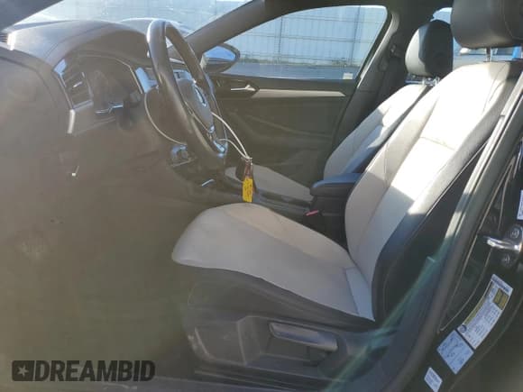 ✅ 2021 Volkswagen Jetta S • VIN: 3VWC57BU9MM053061 • Lot: 87047475. Wystawiony na Copart z przebiegiem 124 642 mil. Bezpłatny archiwum sprzedaży aukcyjnych z USA i szczegółowy raport historii pojazdu na DreamBid. Zdjęcie 7.