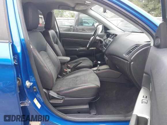 ✅ 2018 Mitsubishi Outlander SE • VIN: JA4AP3AW8JU025351 • Лот: 42453199. Опубликован ранее на IAAI с пробегом 122 188 миль. Бесплатный доступ к архиву аукционных продаж из США и подробный отчёт об истории автомобиля на DreamBid. Изображение 5.