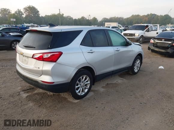 ✅ 2020 Chevrolet Equinox LS • VIN: 3GNAXHEV5LS554190 • Lot: 43279857. Wystawiony na IAAI z przebiegiem 65 620 mil. Bezpłatny archiwum sprzedaży aukcyjnych z USA i szczegółowy raport historii pojazdu na DreamBid. Zdjęcie 4.
