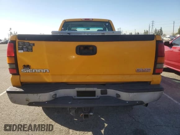 ✅ 2007 GMC Sierra 1500 • VIN: 1GTHC29D97E170284 • Лот: 46912175. Опубликован ранее на Copart с пробегом 328 374 миль. Бесплатный доступ к архиву аукционных продаж из США и подробный отчёт об истории автомобиля на DreamBid. Изображение 6.