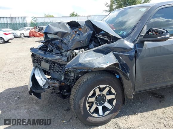 ✅ 2024 Toyota 4Runner TRD Off Road Premium • VIN: JTERU5JR5R6271034 • Lot: 43128808. Listed on IAAI with 6,517 mi. Free auction sales archive from the USA and detailed vehicle history report at DreamBid. Image 17.