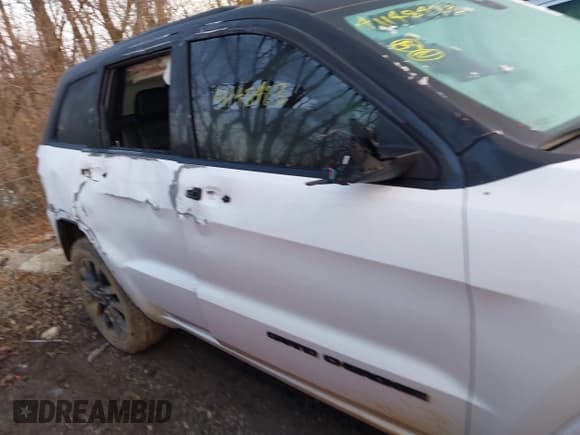 ✅ 2020 Jeep Grand Cherokee Laredo • VIN: 1C4RJFAG3LC397175 • Lot: 41148423. Listed on IAAI with 86,647 mi. Free auction sales archive from the USA and detailed vehicle history report at DreamBid. Image 13.