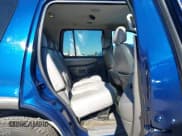 ✅ 2004 Ford Explorer XLT • VIN: 1FMDU63W74ZA53848 • Lot: 43787058. Wystawiony na IAAI z przebiegiem 200 611 mil. Bezpłatny archiwum sprzedaży aukcyjnych z USA i szczegółowy raport historii pojazdu na DreamBid. Zdjęcie 8.