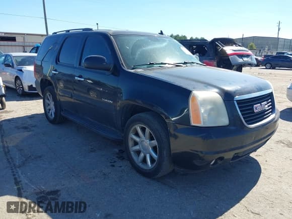 ✅ 2008 GMC Yukon SLT 4SA • VIN: 1GKFC13J38R135268 • Lot: 43620899. Listed on IAAI with 266,388 mi. Free auction sales archive from the USA and detailed vehicle history report at DreamBid. Image 1.