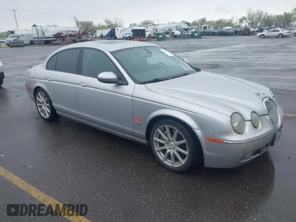 ✅ 2005 Jaguar S-Type • VIN: SAJWA03V451N24124 • Lot: 42062179. Listed on IAAI with 286,268 mi. Free auction sales archive from the USA and detailed vehicle history report at DreamBid. Image 1.