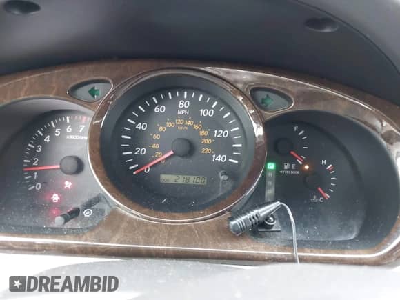 2002 Toyota Highlander z VIN JTEGF21A220033886, wystawiony jako IAAI lot #42924339 z przebiegiem 278 100 mil mil oraz . Historia ofert i sprzedaży dostępna na DreamBid. Obrazek 7.