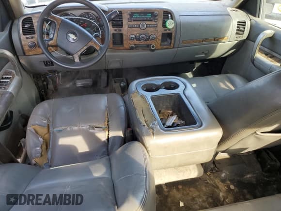 ✅ 2009 Chevrolet Silverado 2500HD • VIN: 1GCHK49689E110452 • Lot: 80455275. Wystawiony na Copart z przebiegiem 233 874 mil. Bezpłatny archiwum sprzedaży aukcyjnych z USA i szczegółowy raport historii pojazdu na DreamBid. Zdjęcie 8.