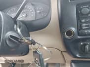 ✅ 1999 Ford Explorer Sport • VIN: 1FMYU22E2XUB39640 • Lot: 42367590. Wystawiony na IAAI z przebiegiem 252 434 mil. Bezpłatny archiwum sprzedaży aukcyjnych z USA i szczegółowy raport historii pojazdu na DreamBid. Zdjęcie 11.