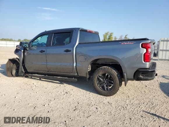 ✅ 2021 Chevrolet Silverado 1500 LT Trail Boss • VIN: 3GCPYFEL8MG221716 • Lot: 71232514. Wystawiony na Copart z przebiegiem 40 423 mil. Bezpłatny archiwum sprzedaży aukcyjnych z USA i szczegółowy raport historii pojazdu na DreamBid. Zdjęcie 2.
