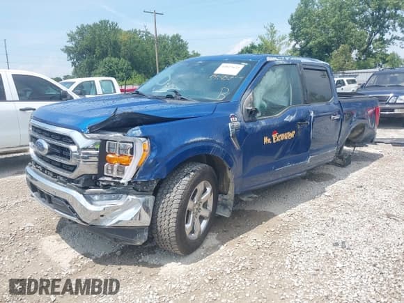 ✅ 2022 Ford F-150 XL • VIN: 1FTFW1E88NKD97983 • Lot: 42827622. Wystawiony na IAAI z przebiegiem 86 393 mil. Bezpłatny archiwum sprzedaży aukcyjnych z USA i szczegółowy raport historii pojazdu na DreamBid. Zdjęcie 18.