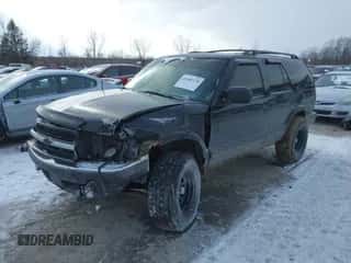 2000 Chevrolet Blazer LT with VIN 1GNDT13W9YK230447, listed as a IAAI auction lot 41381178 with 205,747 mi miles and . Bid and sale history available at DreamBid. Image 2.