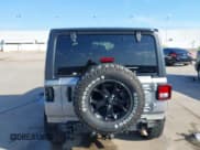 ✅ 2021 Jeep Wrangler Islander • VIN: 1C4GJXAN8MW601514 • Lot: 43403702. Wystawiony na IAAI z przebiegiem 41 567 mil. Bezpłatny archiwum sprzedaży aukcyjnych z USA i szczegółowy raport historii pojazdu na DreamBid. Zdjęcie 17.