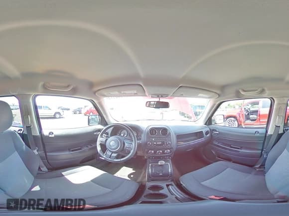 ✅ 2014 Jeep Patriot Latitude • VIN: 1C4NJRFB8ED863466 • Lot: 67903175. Wystawiony na Copart z przebiegiem 151 827 mil. Bezpłatny archiwum sprzedaży aukcyjnych z USA i szczegółowy raport historii pojazdu na DreamBid. Zdjęcie 14.