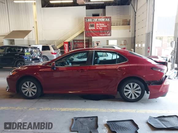 2022 Toyota Camry Hybrid LE с VIN 4T1C31AK7NU585634, выставлен на аукционе IAAI как лот 42443856 с пробегом 31 756 миль миль и . История ставок и продаж доступна на DreamBid. Изображение 14.