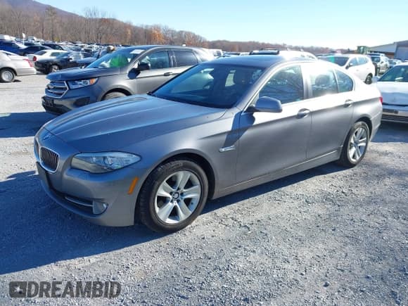 ✅ 2013 BMW 5 Series 528i xDrive • VIN: WBAXH5C5XDDW15498 • Лот: 43681150. Опубликован ранее на IAAI с пробегом 168 657 миль. Бесплатный доступ к архиву аукционных продаж из США и подробный отчёт об истории автомобиля на DreamBid. Изображение 2.