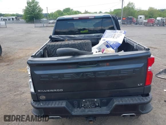 ✅ 2022 Chevrolet Silverado 1500 LT Trail Boss • VIN: 1GCPYFED8NZ149555 • Lot: 42168228. Wystawiony na IAAI z przebiegiem 59 653 mil. Bezpłatny archiwum sprzedaży aukcyjnych z USA i szczegółowy raport historii pojazdu na DreamBid. Zdjęcie 16.