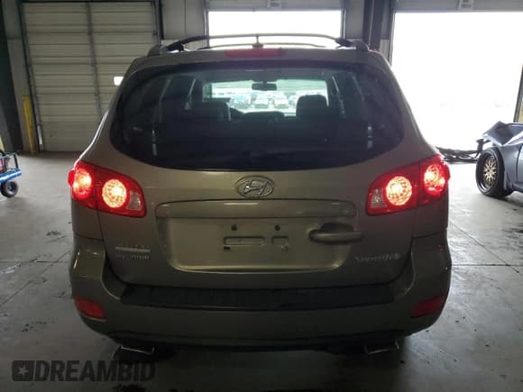 ✅ 2009 Hyundai Santa Fe Limited • VIN: 5NMSH13E09H236031 • Lot: 73309364. Listed on Copart with 149,616 mi. Free auction sales archive from the USA and detailed vehicle history report at DreamBid. Image 6.