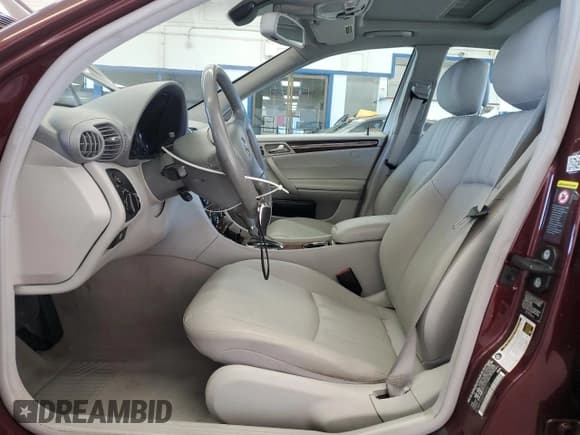 ✅ 2007 Mercedes-Benz C 280 Luxury • VIN: WDBRF54J07F849217 • Лот: 82294495. Опубликован ранее на Copart с пробегом 100 635 миль. Бесплатный доступ к архиву аукционных продаж из США и подробный отчёт об истории автомобиля на DreamBid. Изображение 7.