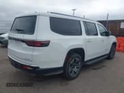 ✅ 2024 Jeep Wagoneer Series II • VIN: 1C4SJSBP2RS101943 • Lot: 42520271. Wystawiony na IAAI z przebiegiem 31 103 mil. Bezpłatny archiwum sprzedaży aukcyjnych z USA i szczegółowy raport historii pojazdu na DreamBid. Zdjęcie 4.