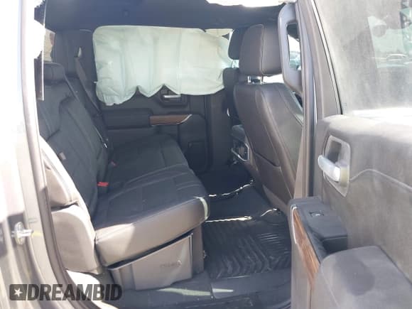 ✅ 2021 Chevrolet Silverado 1500 High Country • VIN: 3GCPWFED4MG144695 • Lot: 42880446. Wystawiony na IAAI z przebiegiem 14 271 mil. Bezpłatny archiwum sprzedaży aukcyjnych z USA i szczegółowy raport historii pojazdu na DreamBid. Zdjęcie 8.