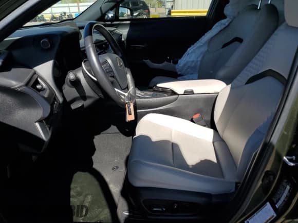 ✅ 2021 Lexus UX 200 • VIN: JTHX3JBH2M2032813 • Lot: 54450895. Listed on Copart with 25,763 mi. Free auction sales archive from the USA and detailed vehicle history report at DreamBid. Image 7.