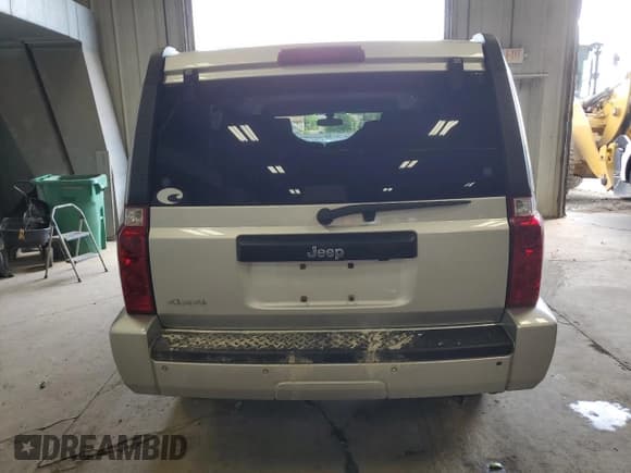 ✅ 2006 Jeep Commander • VIN: 1J8HG48K66C226006 • Lot: 70297795. Wystawiony na Copart z przebiegiem 212 837 mil. Bezpłatny archiwum sprzedaży aukcyjnych z USA i szczegółowy raport historii pojazdu na DreamBid. Zdjęcie 6.