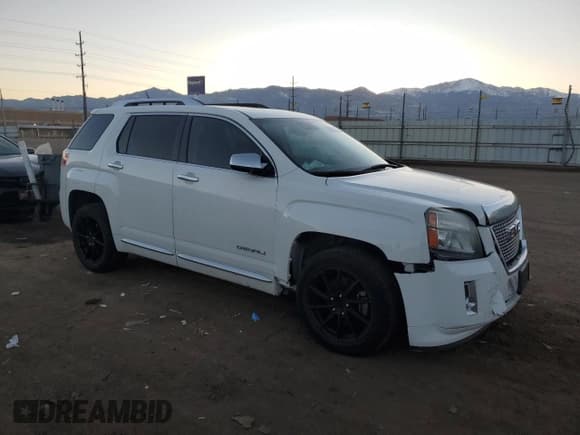 ✅ 2015 GMC Terrain Denali • VIN: 2GKFLZEKXF6351728 • Lot: 81079464. Wystawiony na Copart z przebiegiem 105 397 mil. Bezpłatny archiwum sprzedaży aukcyjnych z USA i szczegółowy raport historii pojazdu na DreamBid. Zdjęcie 4.