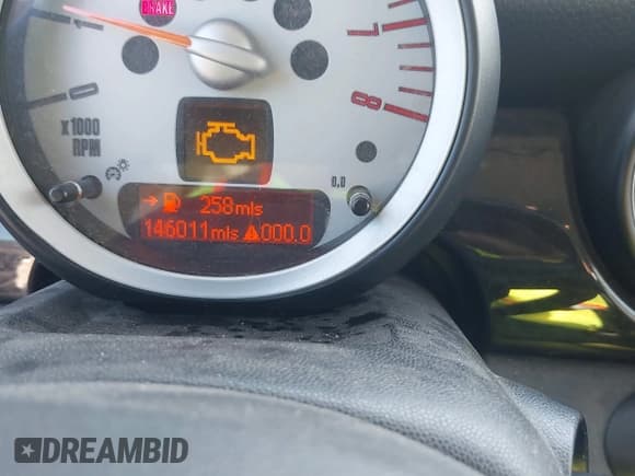 ✅ 2008 MINI Clubman • VIN: WMWML33508TJ46973 • Lot: 42977185. Wystawiony na IAAI z przebiegiem 146 011 mil. Bezpłatny archiwum sprzedaży aukcyjnych z USA i szczegółowy raport historii pojazdu na DreamBid. Zdjęcie 7.