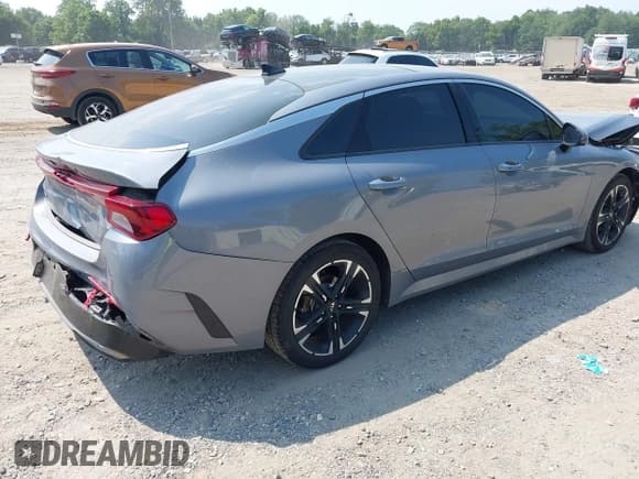 ✅ 2023 Kia K5 EX • VIN: 5XXG34J20PG181316 • Lot: 42784940. Wystawiony na IAAI z przebiegiem 82 833 mil. Bezpłatny archiwum sprzedaży aukcyjnych z USA i szczegółowy raport historii pojazdu na DreamBid. Zdjęcie 4.