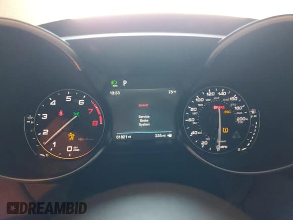 ✅ 2019 Alfa Romeo Giulia Quadrifoglio • VIN: ZARFAMEV1K7600139 • Lot: 90124555. Wystawiony na Copart z przebiegiem 61 821 mil. Bezpłatny archiwum sprzedaży aukcyjnych z USA i szczegółowy raport historii pojazdu na DreamBid. Zdjęcie 9.