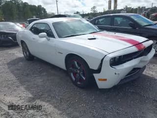 ✅ 2013 Dodge Challenger SXT • VIN: 2C3CDYAG9DH734248 • Лот: 41837944. Опубликован ранее на IAAI с пробегом 113 142 миль. Бесплатный доступ к архиву аукционных продаж из США и подробный отчёт об истории автомобиля на DreamBid. Изображение 1.