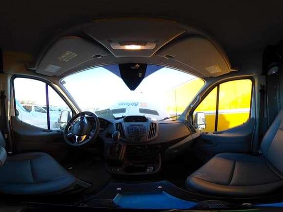 ✅ 2019 Ford Transit • VIN: 1FTYR1CM6KKA74348 • Лот: 43584934. Опубликован ранее на IAAI с пробегом 138 353 миль. Бесплатный доступ к архиву аукционных продаж из США и подробный отчёт об истории автомобиля на DreamBid. Изображение 18.