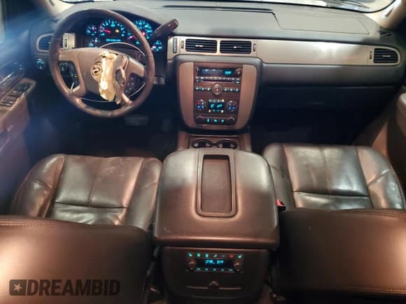 ✅ 2011 Chevrolet Suburban • VIN: MI0206A381N062111 • Lot: 43635065. Listed on Copart with 164,599 mi. Free auction sales archive from the USA and detailed vehicle history report at DreamBid. Image 8.