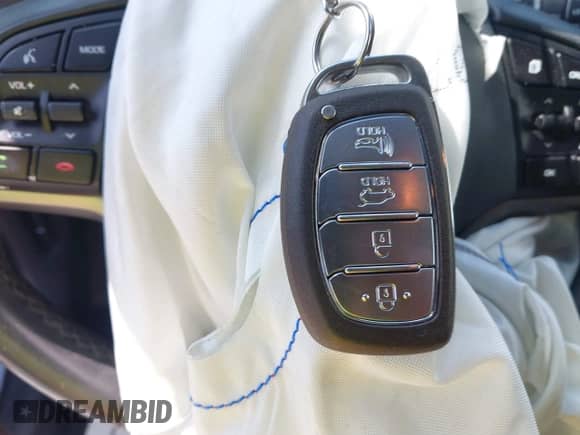 2018 Hyundai Tucson SEL z VIN KM8J33A41JU695772, wystawiony jako IAAI lot #43318562 z przebiegiem 104 982 mil mil oraz . Historia ofert i sprzedaży dostępna na DreamBid. Obrazek 11.