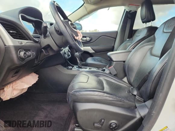 ✅ 2018 Jeep Cherokee Overland • VIN: 1C4PJMJX2JD594051 • Lot: 89737785. Listed on Copart with 53,490 mi. Free auction sales archive from the USA and detailed vehicle history report at DreamBid. Image 7.