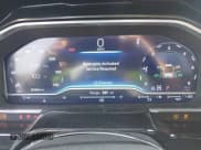 ✅ 2022 Chevrolet Silverado 1500 LT Trail Boss • VIN: 3GCUDFEDXNG683090 • Lot: 42410056. Wystawiony na IAAI z przebiegiem 62 524 mil. Bezpłatny archiwum sprzedaży aukcyjnych z USA i szczegółowy raport historii pojazdu na DreamBid. Zdjęcie 7.