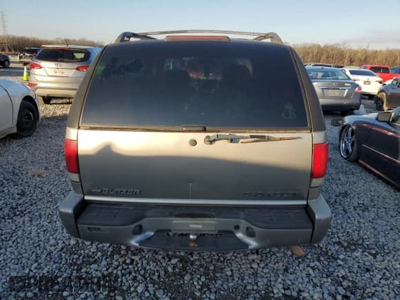 ✅ 2001 Chevrolet Blazer LT • VIN: 1GNDT13W51K261555 • Lot: 88991005. Wystawiony na Copart z przebiegiem 235 706 mil. Bezpłatny archiwum sprzedaży aukcyjnych z USA i szczegółowy raport historii pojazdu na DreamBid. Zdjęcie 6.