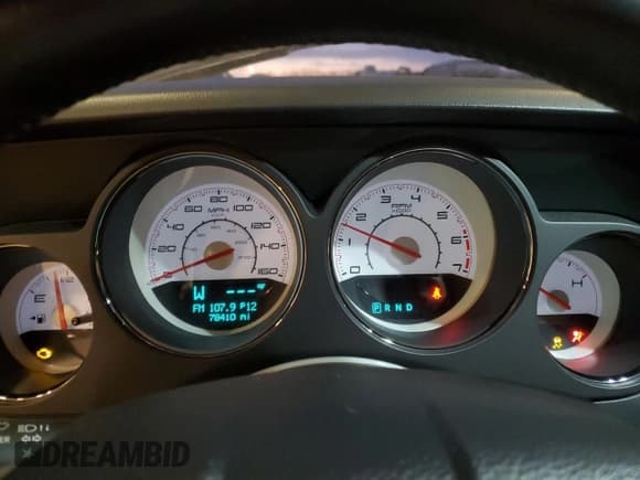 ✅ 2012 Dodge Challenger R/T Plus • VIN: 2C3CDYBT8CH174958 • Lot: 84195084. Wystawiony na Copart z przebiegiem 78 410 mil. Bezpłatny archiwum sprzedaży aukcyjnych z USA i szczegółowy raport historii pojazdu na DreamBid. Zdjęcie 9.