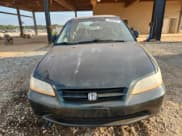 ✅ 2000 Honda Accord SE • VIN: 1HGCG5670YA058305 • Lot: 72060755. Listed on Copart with 194,420 mi. Free auction sales archive from the USA and detailed vehicle history report at DreamBid. Image 5.